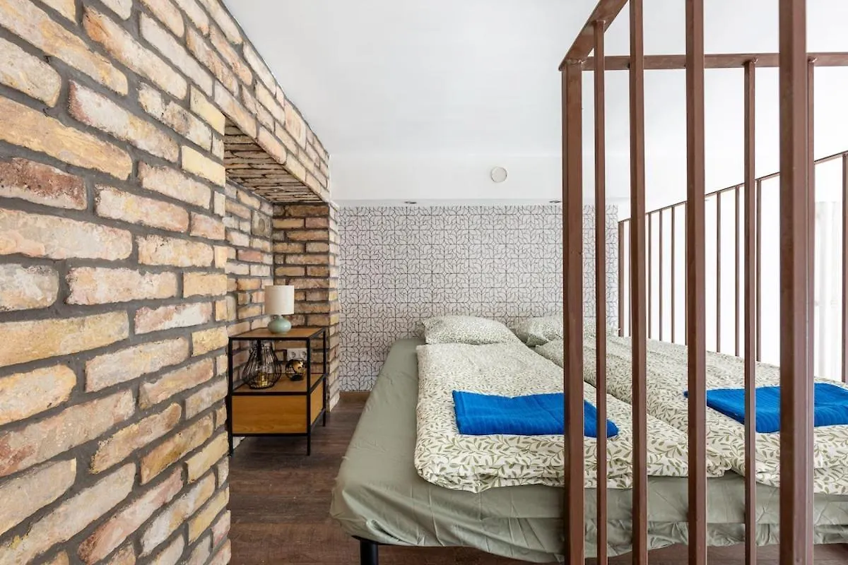 Fr34B Brenda Designer Studio Apt Budapest