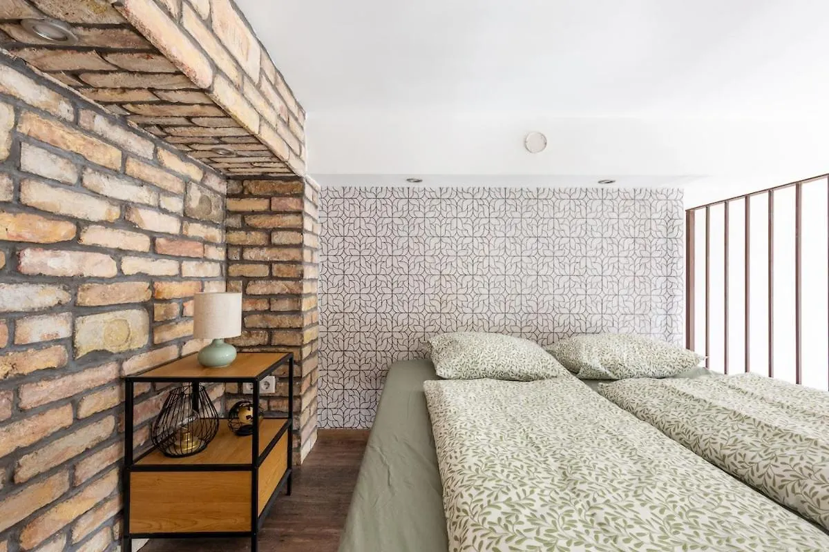 Fr34B Brenda Designer Studio Apt Budapest