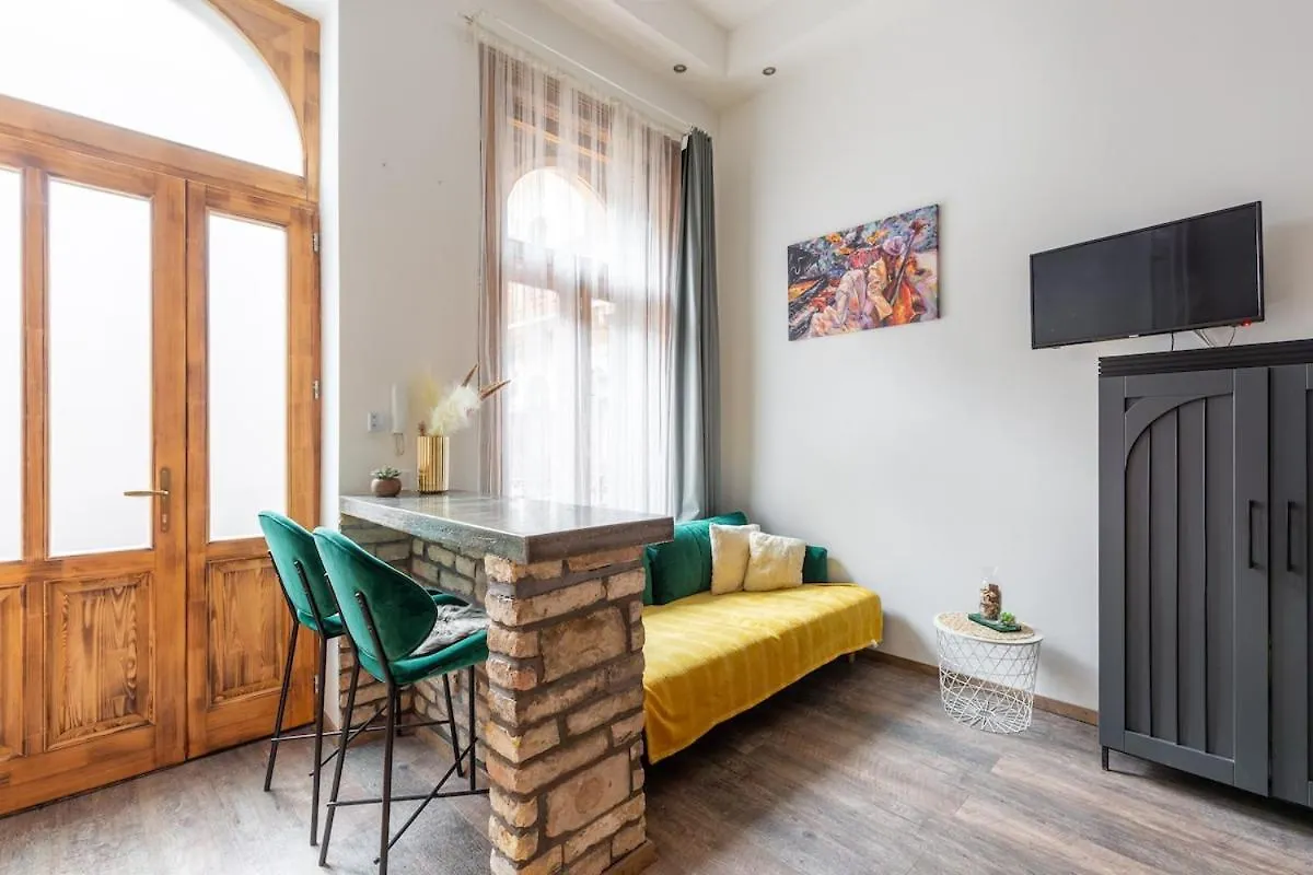 Fr34B Brenda Designer Studio Apt Budapest Apartment